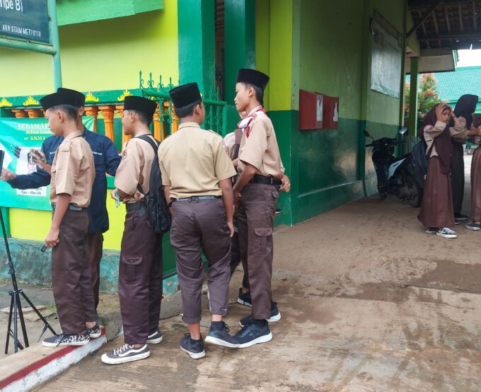 Madrasah Go Digital! Manfaat dan Tantangan Penerapan Absen Digital di Madrasah