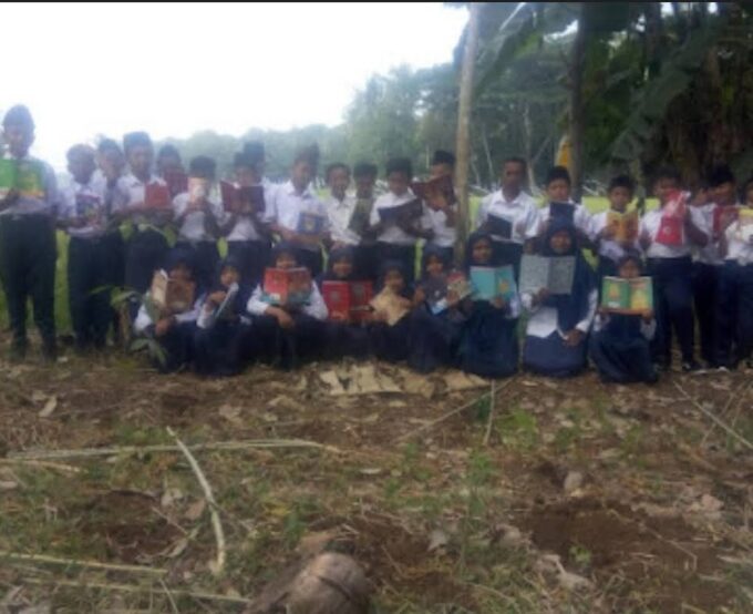 Menembus Dinding Kelas : Serunya Belajar di Alam Terbuka Bersama Siswa MTs Ma'arif 2 Nurul Huda Adirejo