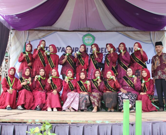 Mengukir Kenangan, Merajut Masa Depan: Rangkaian Acara Pelepasan Siswa MTs Ma'arif 2 Nurul Huda