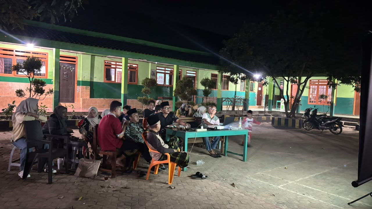 Diskusi guru MTs Ma'arif 2 Nurul Huda membedah modul ajar kurikulum merdeka